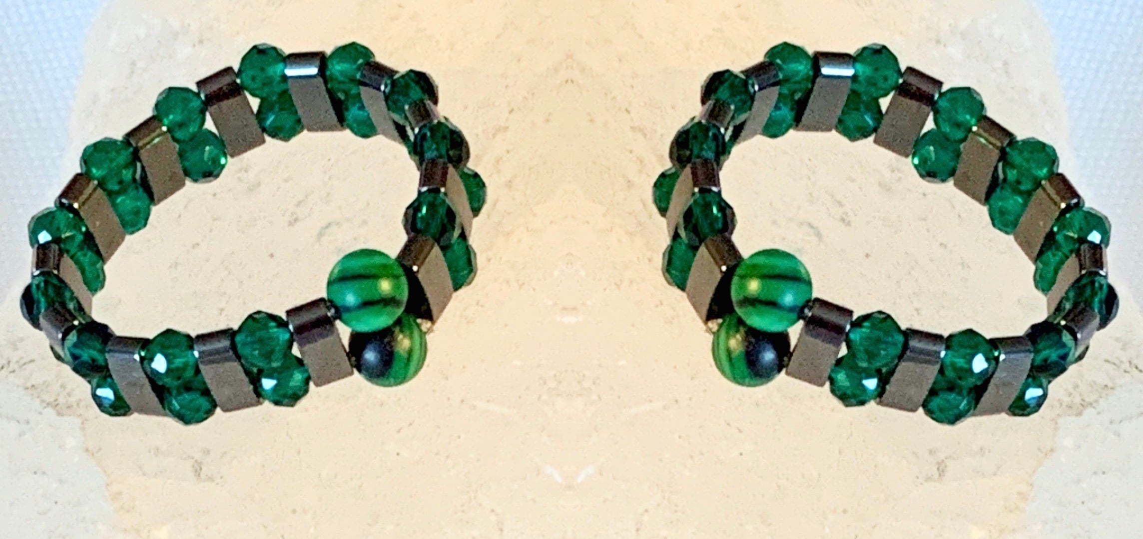 Quinn Handmade Emerald, Malachite, and Black Hematite Expandable Ring (Size 9-10)