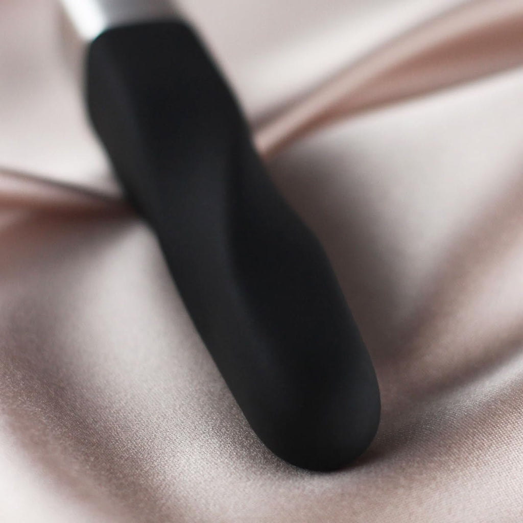 NoirTwist Black Twisting Bullet Vibrator